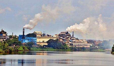 പെരിയാറിലെ മാലിന്യം തടയാന്‍ മാര്‍ഗ്ഗരേഖയില്ല; മലിനീകരണ നിയന്ത്രണ ബോര്‍ഡിന് ഒരുലക്ഷം രൂപ പിഴ