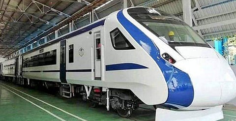 ജനശതാബ്ദിക്ക് പകരം ഇനി എഞ്ചിനില്ലാത്തീവണ്ടികള്‍; 'ട്രെയിന്‍ 18' നുമായി റെയില്‍വേ