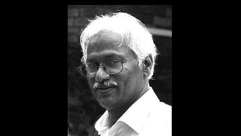 അതിപുരാതനമായ ഒരു കമ്പ്യൂട്ടറില്‍ രാപകലില്ലാതെ തനതുലിപിയെ രൂപപ്പെടുത്താന്‍ ശ്രമിച്ചിരുന്ന കെ.എച്ച് ഹുസൈന്‍...