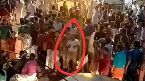 'പിണറായിയുടെ കയ്യും കാലും വെട്ടും' ; നാമജപയാത്രക്കിടെ വഴിയാത്രക്കാര്‍ക്ക് നേരെ ആര്‍എസ്എസ് നേതാവിന്റെ അശ്ലീല പ്രദര്‍ശനവും ( വീഡിയോ )  