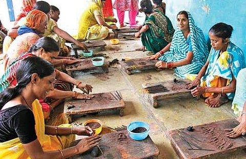 വീട്ടുകാരെ ഫോണിലൂടെ കണ്ട് സംസാരിക്കാം; വനിതാ തടവുകാര്‍ക്ക് വീഡിയോ കോള്‍ സംവിധാനവുമായി ജയില്‍വകുപ്പ്