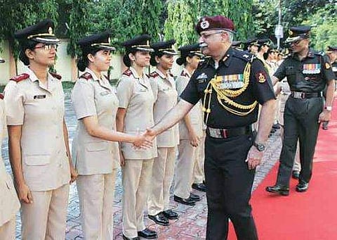 ലിംഗവിവേചനം അവസാനിപ്പിക്കൂ, സൈന്യത്തില്‍ പുരുഷ നഴ്‌സുമാരെ രണ്ട് മാസത്തിനകം നിയമിക്കണമെന്ന് ഡല്‍ഹി ഹൈക്കോടതി