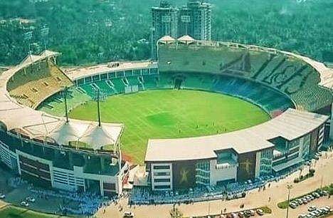 വിഷപ്പുക  കിലോമീറ്ററുകളോളം; ഇന്ത്യാ-വിന്‍ഡീസ് ഏകദിനം പുകയില്‍ മുങ്ങുമോ? ആശങ്കയൊഴിയാതെ ഗ്രീന്‍ഫീല്‍ഡ്