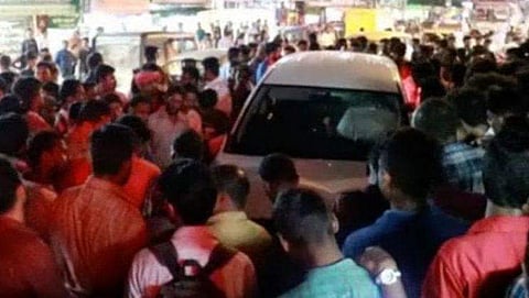 മദ്യപിച്ച് ബോധമില്ലാതെ കാറുമായി പാഞ്ഞു: ചാലക്കുടിയില്‍ നിയന്ത്രണം വിട്ട കാറിടിച്ച് നിരവധി പേര്‍ക്ക് പരിക്ക് 