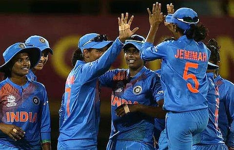 ചുമ്മാ കിട്ടി പത്ത് റൺസ്; ബാറ്റിങ് തുടങ്ങും മുൻപ് തന്നെ പാക്കിസ്ഥാനെതിരെ ഇന്ത്യക്ക് റൺസ്; ഇതാണ് കാരണം