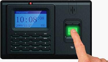 പഞ്ച് ചെയ്തില്ലെങ്കിൽ ഇനി ജഡ്ജിമാർക്കും ശമ്പളമില്ല ; എല്ലാ കോടതികളിലും പഞ്ചിങ് നടപ്പാക്കാൻ ഹൈക്കോടതി നിർദേശം