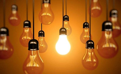 ജോലി കഴിഞ്ഞു വന്ന് കറന്റ് ബില്‍ അടയ്ക്കാന്‍ നില്‍ക്കണ്ട; ബില്‍ കൗണ്ടറിന്റെ സമയം കുറയ്ക്കാന്‍ കെഎസ്ഇബി