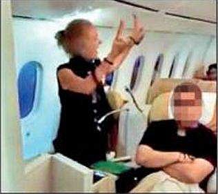 മദ്യം നല്‍കിയില്ല ; എയര്‍ ഇന്ത്യ ജീവനക്കാര്‍ക്ക് വിദേശ വനിതയുടെ അസഭ്യവര്‍ഷം ( വീഡിയോ )