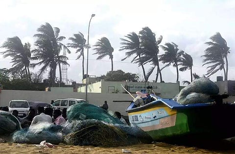 ഗജ ഇന്ന് വൈകീട്ടോടെ വീണ്ടും ചുഴലിക്കാറ്റായി മാറും; കനത്തമഴ; മുന്നറിയിപ്പ്