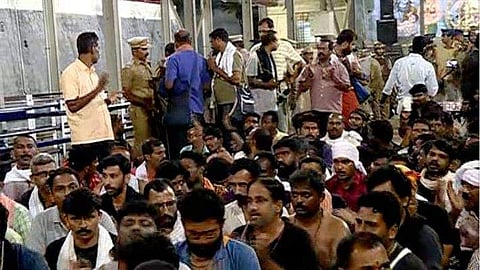 ദര്‍ശനത്തിന് സുരക്ഷ തേടി മൂന്നു യുവതികള്‍; കൊച്ചിയില്‍ വാര്‍ത്താസമ്മേളനം, വന്‍പ്രതിഷേധം