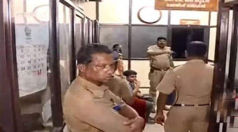 കൊടിയേരിയുടെ ബന്ധുവിനെതിരേയുള്ള പരാതിയില്‍ അന്വേഷണം ആവശ്യപ്പെട്ട് എം.എം ലോറന്‍സിന്റെ മകളുടെ കുത്തിയിരിപ്പ് സമരം