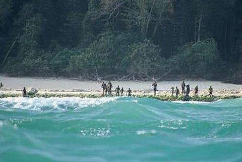 അമേരിക്കന്‍ വിനോദ സഞ്ചാരിയെ ആന്‍ഡമാന്‍ ഗോത്രവര്‍ഗ്ഗക്കാര്‍ കൊലപ്പെടുത്തി; എട്ട് മത്സ്യത്തൊഴിലാളികള്‍ അറസ്റ്റില്‍