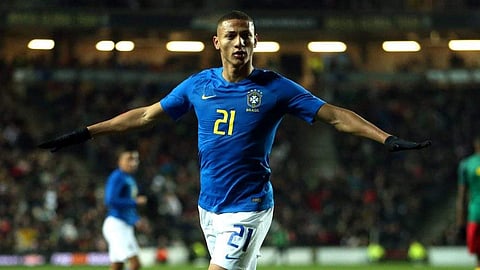 പരുക്കേറ്റ് കണ്ണീരോടെ കളംവിട്ട് നെയ്മർ; വിജയം വിടാതെ ബ്രസീൽ