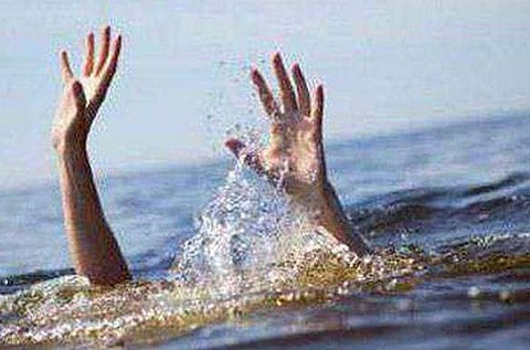 പൊഴിമുഖത്ത് കുളിക്കാനിറങ്ങിയ ഒമ്പതാം ക്ലാസുകാരന്‍ ഒഴുക്കില്‍പ്പെട്ടു; തിരച്ചില്‍ തുടരുന്നു