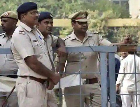 മധ്യപ്രദേശില്‍ സ്‌കൂള്‍വാനും ബസും കൂട്ടിയിടിച്ച് ഏഴ് കുട്ടികളും ഡ്രൈവറും മരിച്ചു, എട്ട്‌പേര്‍ക്ക് പരിക്ക്