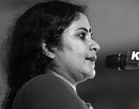 'പടച്ചോനെ ഓര്‍ത്ത് നീ അത് ഒരിക്കലും അമ്മയോട് പറയരുത്, പടിഞ്ഞാറ്റയില്‍ കയറ്റിയതും' ആര്‍ത്തവത്തെ കുറിച്ചുള്ള യുവതിയുടെ ഫേസ്ബുക്ക് കുറിപ്പ് വൈറലാവുന്നു