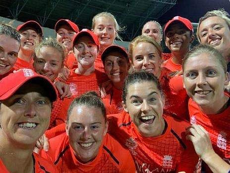 വനിതാ ട്വന്റി-20 ലോകകപ്പ് സെമിയില്‍ ഇന്ത്യ പുറത്ത്; ഇംഗ്ലണ്ടിന്റെ ജയം എട്ട് വിക്കറ്റിന്