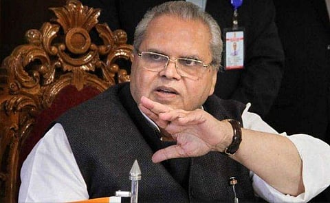 വിവാദ വെളിപ്പെടുത്തലിന് പിന്നാലെ താന്‍ സ്ഥലംമാറ്റ ഭീഷണിയില്‍ ; കശ്മീര്‍ ഗവര്‍ണറുടെ തുറന്നുപറച്ചില്‍ കേന്ദ്രത്തെ വീണ്ടും വെട്ടിലാക്കുന്നു