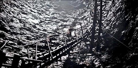 മിന്നൽ പ്രളയത്തിൽ നദി കര കവിഞ്ഞു; ​370 അടി താഴ്ചയുള്ള ‘എലിമട’യിൽ കുടുങ്ങിയ 13 പേരെ കണ്ടെത്തിയില്ല; തിരച്ചിൽ തുടരുന്നു