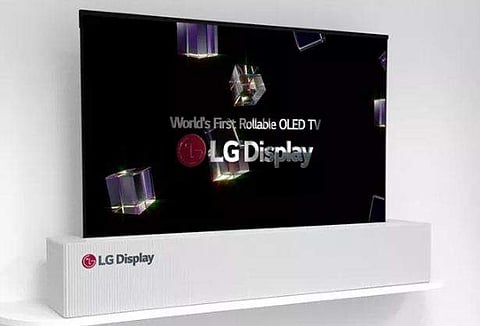 ഒരു സ്വിച്ച് അമര്‍ത്തുന്ന താമസം, മടക്കി ഒതുക്കി കയ്യില്‍ കൊണ്ടുപോകാം; ടെലിവിഷന്‍ രംഗത്ത് അത്ഭുതം സൃഷ്ടിക്കാന്‍ ഒരുങ്ങി എല്‍ജി 