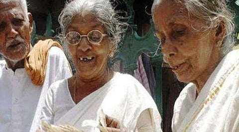 ക്രിസ്മസ് കാല ക്ഷേമ പെൻഷൻ വിതരണം ഇന്നുമുതൽ; ​ഗുണഭോക്താക്കളാവുന്നത് 45 ലക്ഷംപേർ
