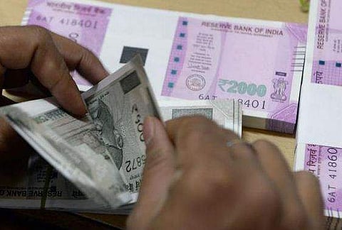 അഞ്ച് വര്‍ഷത്തിനിടെ മികച്ച നേട്ടവുമായി രൂപ; ഡോളറിനെതിരെ ഒറ്റദിവസം കൊണ്ട് ഉയര്‍ന്നത് 1.12 രൂപ