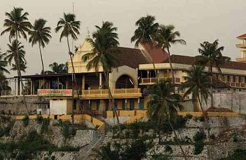 ഇങ്ങനെ പോയാല്‍ കേസ് കേള്‍ക്കാന്‍ ജഡ്ജിമാര്‍ ഉണ്ടാവില്ലല്ലോയെന്ന് ജസ്റ്റിസ് ചിദംബരേഷ് ; പിറവം പള്ളിക്കേസില്‍ നിന്നും രണ്ടാമത്തെ ബെഞ്ചും പിന്മാറി