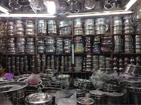 പ്ലാസ്റ്റിക് ഉപയോ​ഗം ഒഴിവാക്കുന്നു; ഹോട്ടലുകളിൽ പാഴ്സൽ ഇനി സ്റ്റീൽ പാത്രങ്ങളിൽ മാത്രം