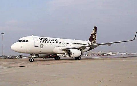 വിമാനത്തിനുള്ളില്‍ പുകവലിക്കാന്‍ ശ്രമം; യുവാവിനെ തിരിച്ചിറക്കി; യാത്രക്കാര്‍ വലഞ്ഞത് മൂന്ന് മണിക്കൂര്‍