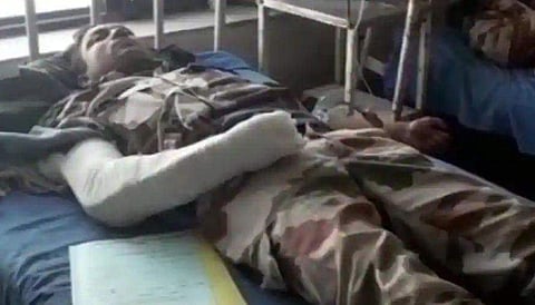 സൈനികരുമായി പോയ ബസ് കൊക്കയിലേക്ക് മറിഞ്ഞു ; ഒരാള്‍ മരിച്ചു, 24 പേര്‍ക്ക് പരിക്ക്