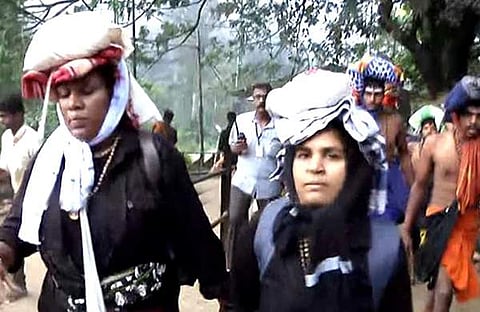 ആര്‍ക്കും ദേഹാസ്വസ്ഥ്യം ഉണ്ടായിട്ടില്ല; തിരിച്ചിറക്കുന്നത് നിര്‍ബന്ധിച്ച്: പൊലീസിനെതിരെ യുവതികള്‍