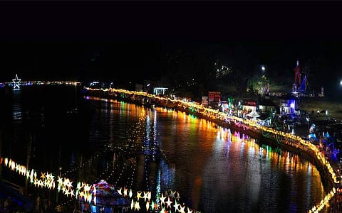 മലയാറ്റൂരില്‍ 11,018 നക്ഷത്രങ്ങള്‍ ഇന്ന് മിഴി തുറക്കും; 'നക്ഷത്രത്തടാകം' വീക്ഷിക്കാന്‍ ആയിരങ്ങള്‍ അടിവാരത്തിലേക്ക് 