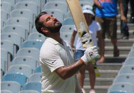 പൂജാരയ്ക്ക് സെഞ്ച്വറി ; മെല്‍ബണില്‍ നിലയുറപ്പിച്ച് ഇന്ത്യ ; കൂറ്റന്‍ സ്‌കോര്‍ ലക്ഷ്യം