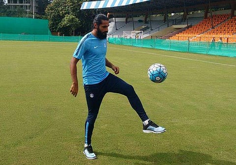 സന്ദേശ് ജിങ്കനെ ടീമിലെത്തിക്കാൻ രണ്ട് വമ്പൻമാർ രം​ഗത്ത്; നായകൻ തുടരുമെന്ന പ്രതീക്ഷയിൽ ആരാധകർ