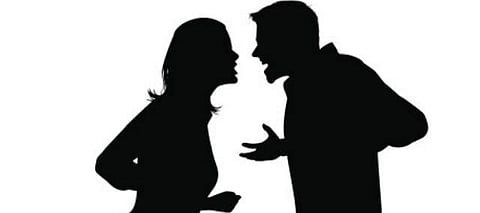 ചുരിദാര്‍ ഇഷ്ടമായില്ല, കാമുകന്‍ കാമുകിയുടെ കരണത്തടിച്ചു: പൊലീസ് ഇടപെട്ടതോടെ ട്വിസ്‌റ്റോടു ട്വിസ്റ്റ്