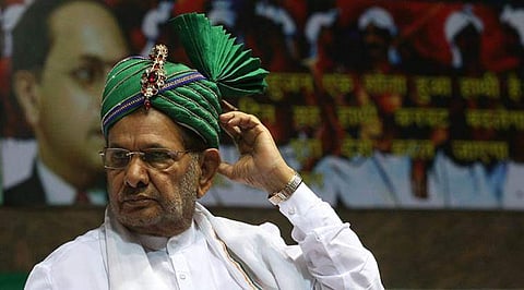 അവര്‍ വല്ലാതെ തടിച്ചു; വസുന്ധരയ്ക്ക് വിശ്രമിക്കാന്‍ സമയമായെന്ന് ശരത് യാദവ്