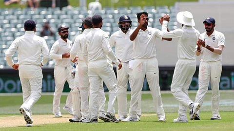 അഡ്‌ലെയ്ഡില്‍ അശ്വിന്റെ കളി; രണ്ടാം ദിനം ലീഡ് എടുക്കാന്‍ പണിപ്പെട്ട് ഓസ്‌ട്രേലിയ