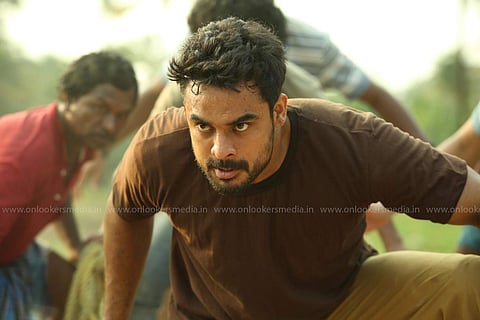 കുപ്രസിദ്ധിയുടെ ക്രൈംബ്രാഞ്ച്: ഒരു കുപ്രസിദ്ധ പയ്യനെക്കുറിച്ച് 