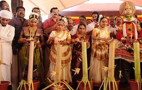 സംസ്ഥാന സ്‌കൂള്‍ കലോത്സവം; 182 പോയിന്റുമായി തൃശ്ശൂര്‍ മുന്നില്‍ 