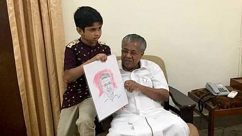 വാശി പിടിച്ച് കരഞ്ഞ കുഞ്ഞിനെ കാണാന്‍ പിണറായി എത്തി; പിന്നെ ഒരു സെല്‍ഫിയും