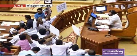 ഷുഹൈബ് വധം: നിയമസഭയില്‍ പ്രതിപക്ഷ ബഹളം, ചോദ്യോത്തരവേള റദ്ദാക്കി