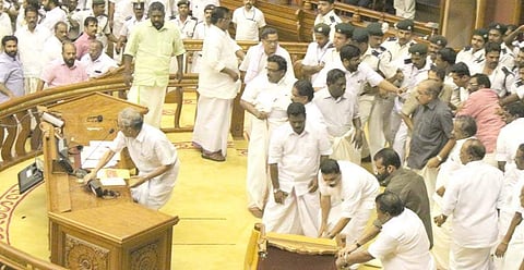 നിയമസഭ കയ്യാങ്കളി കേസ് പിന്‍വലിക്കാന്‍ സര്‍ക്കാര്‍ ഉത്തരവ്; ന്യായീകരിക്കാനാവില്ലെന്ന് കേരള കോണ്‍ഗ്രസ്