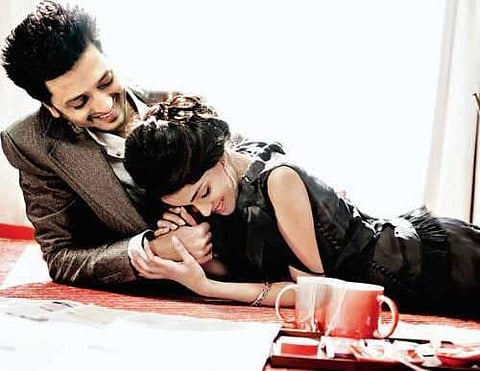 എന്നെ സ്‌നേഹിക്കൂ എന്ന് ജനീലിയ, നിന്റെ മുഖത്തുനിന്ന് കണ്ണെടുക്കാന്‍ കഴിയുന്നില്ലെന്ന് റിതേഷും