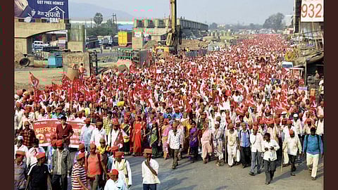 നീതി നിഷേധം തുടര്‍ന്നാല്‍ അവര്‍ നിങ്ങളെ പുറത്തെറിയും; ലോങ് മാര്‍ച്ചിന് പിന്തുണയുമായി പ്രകാശ് രാജ്