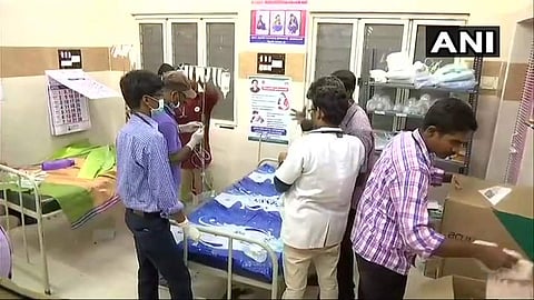 തേനിയിലെ കാട്ടുതീയില്‍ മരണം 12 ആയി, നാലുപേരുടെ നില അതീവ ഗുരുതരം, 27 പേരെ രക്ഷപ്പെടുത്തി