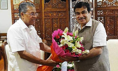 കേന്ദ്രമന്ത്രി നിതിന്‍ ഗഡ്കരിയുമായി മുഖ്യമന്ത്രി കൂടിക്കാഴ്ച നടത്തി