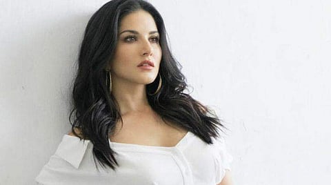 മറക്കാന്‍ ആഗ്രഹിക്കുന്ന നിമിഷങ്ങള്‍ വീണ്ടും അവതരിപ്പിക്കേണ്ടി വരുന്നത് എളുപ്പമല്ല: സണ്ണി ലിയോണിയുടെ ജീവിതകഥ ടെലിവിഷന്‍ പരമ്പരയാകുന്നു