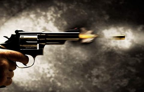 കോട്ടയത്ത് പരിശോധനയ്ക്കായി കൊണ്ടു വന്ന തോക്ക് അബദ്ധത്തിൽ പൊട്ടി; താലൂക്ക് ഓഫീസ് ജീവനക്കാരൻ രക്ഷപ്പെട്ടത് തലനാരിഴയ്ക്ക്