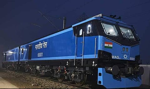 ആദ്യ അതിവേഗ ഇലക്ട്രിക് ലോക്കോമോട്ടീവ് ഇനി റെയില്‍വേക്ക് സ്വന്തം