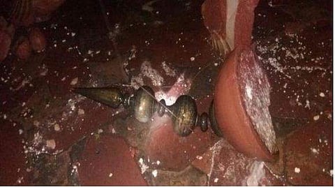 ശക്തമായ മഴയില്‍ താജ്മഹലിന്റെ തൂണ്‍ പൊളിഞ്ഞു വീണു